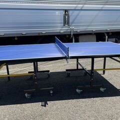 お譲り先決まりました！お盆期間中価格！卓球台 国際規格サイズ 内折セパレート式 移動キャスター付 ラケット2本＆ピンポン玉3個付き！！