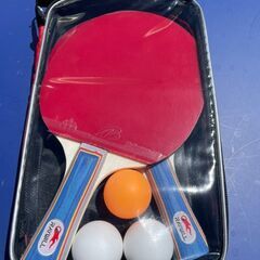 お譲り先決まりました！お盆期間中価格！卓球台 国際規格サイズ 内折セパレート式 移動キャスター付 ラケット2本＆ピンポン玉3個付き！！