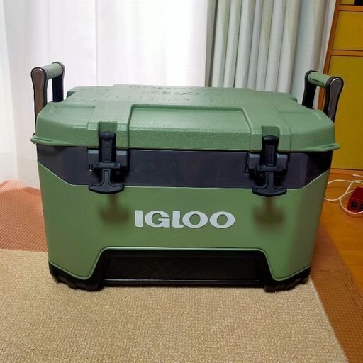 お届けします。IGLOO　BMX52 クーラーボックス　49L