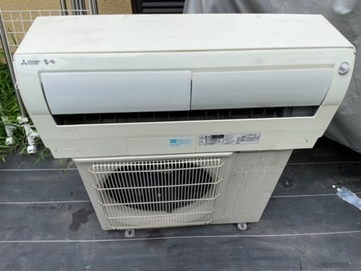 値下げ中8畳用ルームエアコン(取付可)