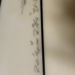 初心者にも人気のDHDショート、浮力十分、小波でもテイクオフ速いです！  ニットケース（穴あり）もお付けします。