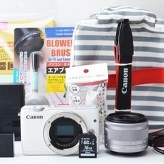 美品○Wi-Fi内蔵○超小型・超軽量○簡単自撮り○