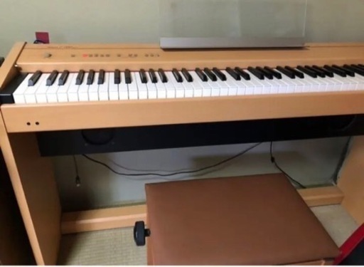 Roland F-100 電子ピアノ