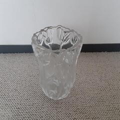 チューリップレリーフの花瓶