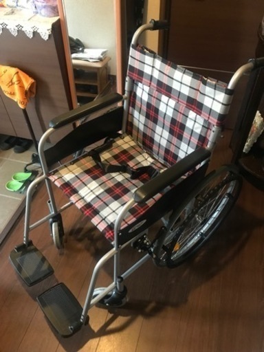 スチール製　車椅子　室内2ヶ月使用美品