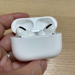 Apple AirPods Pro (ケースLEDに不具合あり実...