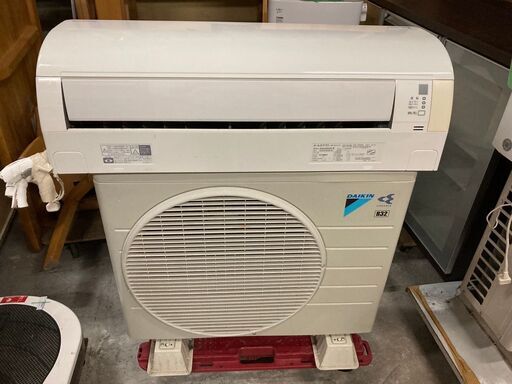 ☆中古￥23,000！【会員価格￥19,800】ダイキン　2.2kwルームエアコン　家電　2017年製　AN22VESK-W型　【BH047】