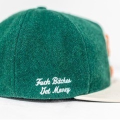 Supreme Fuck Bitches Get Money キャップ