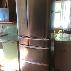 中古品　大型冷蔵庫　差し上げます。