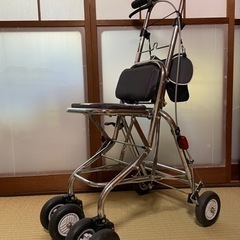 シルバーカー　老人　歩行器　手押し車