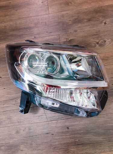 ♦︎ダイハツタントカスタムLA600S右純正ヘッドライト