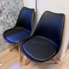 椅子2つ