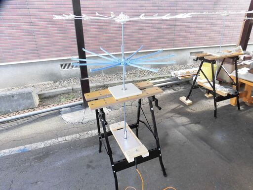電動回転式魚干し機