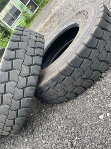 大型トラック ダンプ 11r22.5 16pr 中古美品