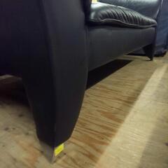 ２人掛けレザーソファー