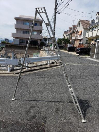 取引中　園芸　脚立　8尺(2メートル40センチくらい)
