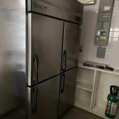 船形シンク＋4口コンロ＋業務用冷蔵庫　売約済