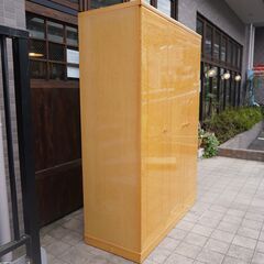 IDC OTSUKA(大塚家具)のSPLENDER(スプレンダー) 3面ワードローブです！バーズアイメープルを贅沢に使用したエレガントなデザイン。収納力、機能性にも優れた収納家具♪府中家具CH113