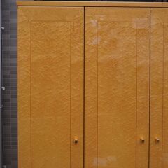 IDC OTSUKA(大塚家具)のSPLENDER(スプレンダー) 3面ワードローブです！バーズアイメープルを贅沢に使用したエレガントなデザイン。収納力、機能性にも優れた収納家具♪府中家具CH113