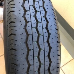 ハイエース純正タイヤ新車外し ハイエース純正タイヤ（新車外し15インチ4本）