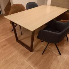ロの字ダイニングテーブル　4人がけ　北欧風