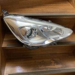 AQUA アクア NHP10 ヘッド ライト レンズ ランプ KOITO 52-291 中期 右ヘッドライト 右 純正ヘッドライト