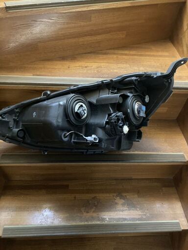 アクア NHP10 中期 純正 右 ヘッドライト KOITO 52-291 アクア NHP10 中期 純正 右 ヘッドライト KOITO 52-291 磨き済み