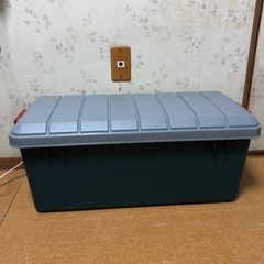RV  BOX 800  グレー/ダークグリーン  アイリス製