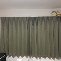 ニトリ　カーテン（緑）