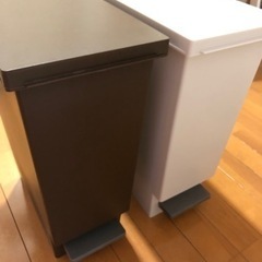 【蒲田・無料】ニトリ　ペダル式ゴミ箱　2個セット