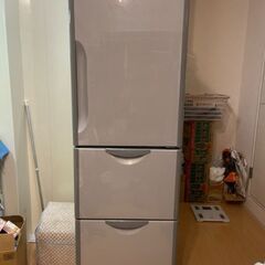 【美品】2013年製　HITACHI製302L  3ドア冷蔵庫