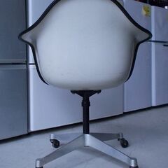 ハーマンミラー　アームシェルチェア　イームズ　キャスターベース ハーマンミラー イームズ アームシェルチェア コントラクトキャスター