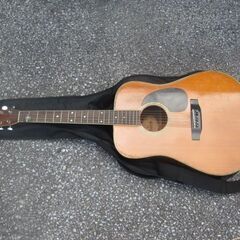 モーリスアコースティックギター　3000円