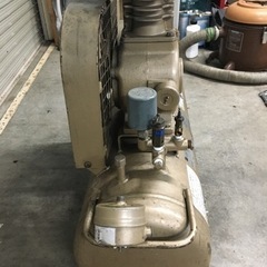 オイルレス　エアーコンプレッサー  東芝　訳あり！0.75kw 三相200v 