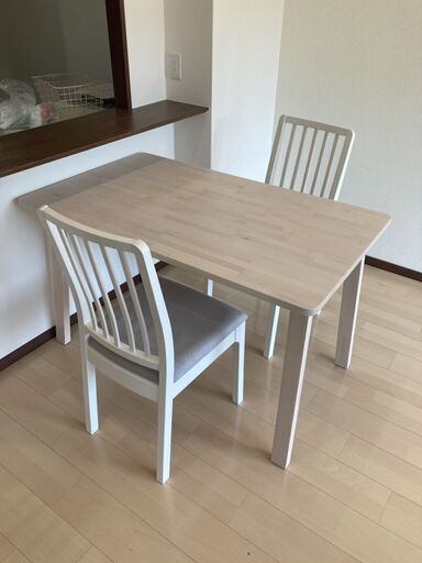 美品　IKEA　定価38000円　2人用　ホワイトウッド　ダイニングテーブル　机　デスク　テーブル　No.175