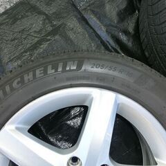 ワーゲントゥーラン純正アルミホイール付きスタッドレスタイヤ 205-55-R16