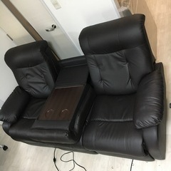値下げしました！　電動リクライニングソファ　三人掛け
