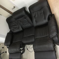 値下げしました！　電動リクライニングソファ　三人掛け