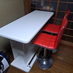 【決まりました】カウンターテーブルとレザーチェアー✕2のセット