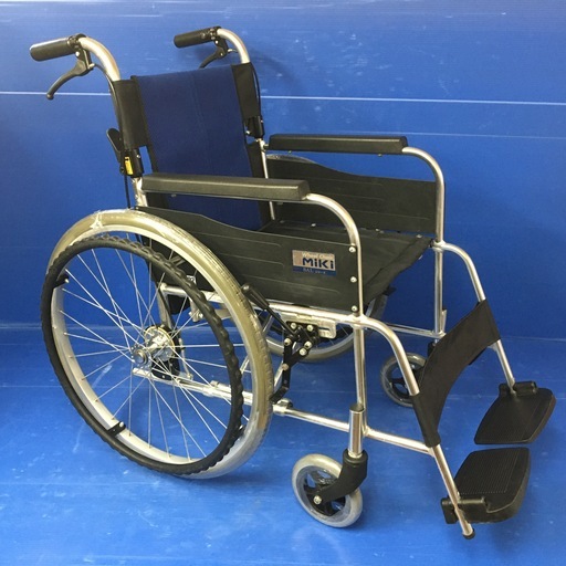 自走式車いす 標準型 BAL-1 ノーパンクタイヤ 車イス 車椅子