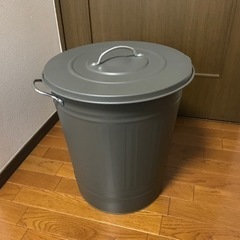 IKEAのゴミ箱です。の画像