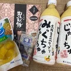 パイン・みっくちゅじゅーちゅ2本・わらびもち・お菓子