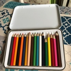 18色色鉛筆