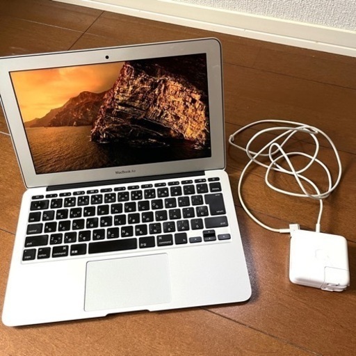 MacBook Air【純正のアダプタ付属】