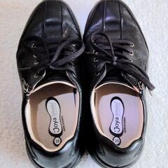 22.5cm:スイス製ウォーキングシューズブランドJoyaの黒靴...