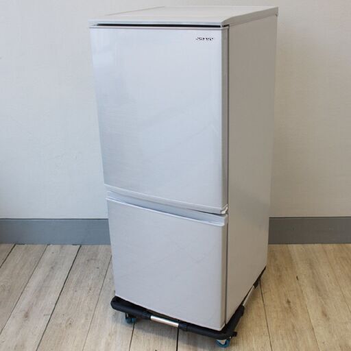 【神奈川pay可】T237) 【良品】 SHARP SJ-D14F 冷蔵庫 シャープ 137Ｌ シルバー 2020年製 2ドア 右開き 冷蔵 冷凍