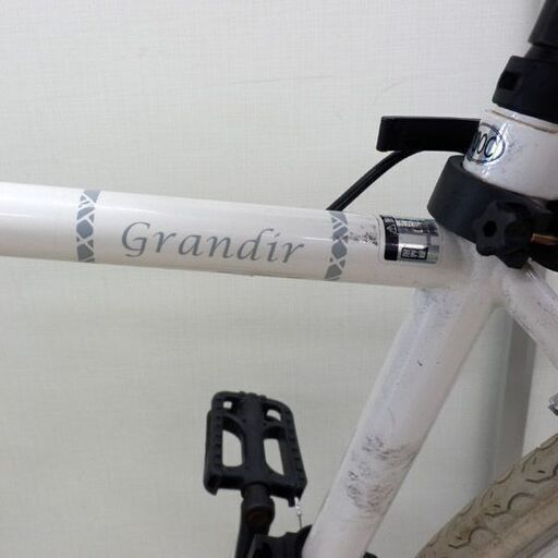 クロスバイク 28インチ グランディール Grandir ホワイト系 変速付き