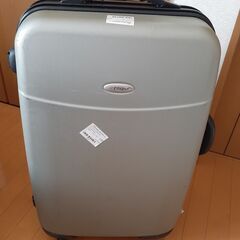 スーツケース　60Lサイズ