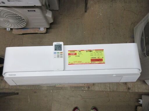 K03465　東芝　 中古エアコン　主に6畳用　冷房能力　2.2KW ／ 暖房能力　2.2KW