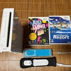 【取引終了】Wii本体　リモコン２つ付き　ソフト２つ付き